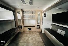 2024 Forest River Wildwood Platinum 31KQBTS, $ 39,500
