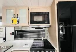 2024 Forest River Wildwood Platinum 31KQBTS, $ 39,500