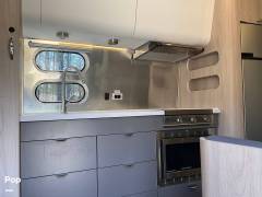 2020 Airstream Globetrotter 23FB Twin, $ 69,995