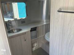2020 Airstream Globetrotter 23FB Twin, $ 69,995
