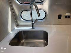 2020 Airstream Globetrotter 23FB Twin, $ 69,995