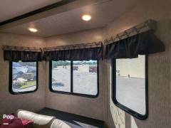 2022 CrossRoads Hampton 372FDB, $ 65,000