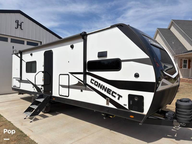 2024 KZ Connect C282FKK, $ 39,500
