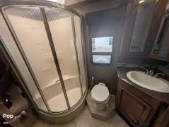 2015 Fleetwood Expedition 38B, $ 95,000