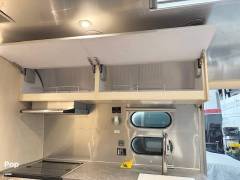 2022 Airstream Flying Cloud 27FB Queen, $ 89,900