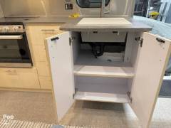 2022 Airstream Flying Cloud 27FB Queen, $ 89,900