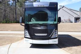 2021 Coachmen Sportscoach 339DS, $ 154,000