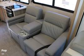 2021 Coachmen Sportscoach 339DS, $ 154,000