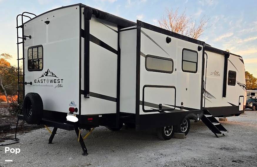 2023 East To West RV Alta 2810KIK, $ 23,000