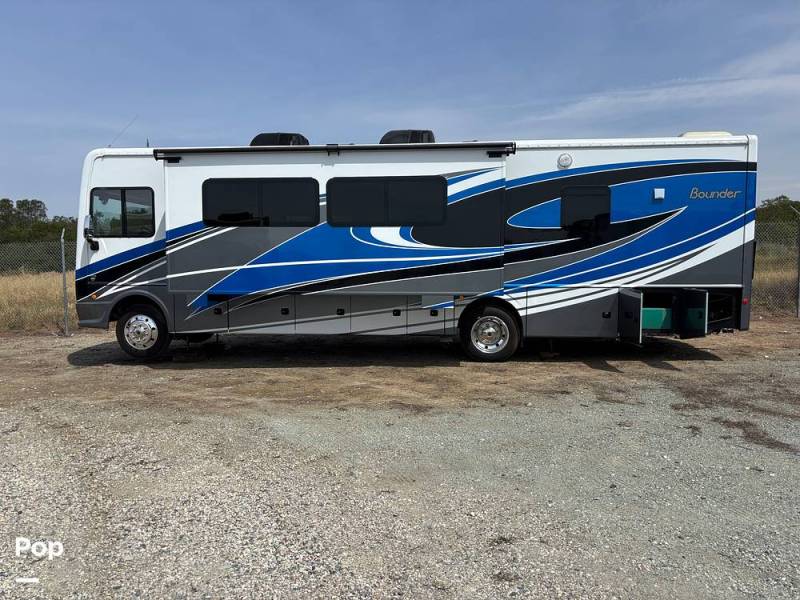 2021 Fleetwood Bounder 35K, $ 112,000