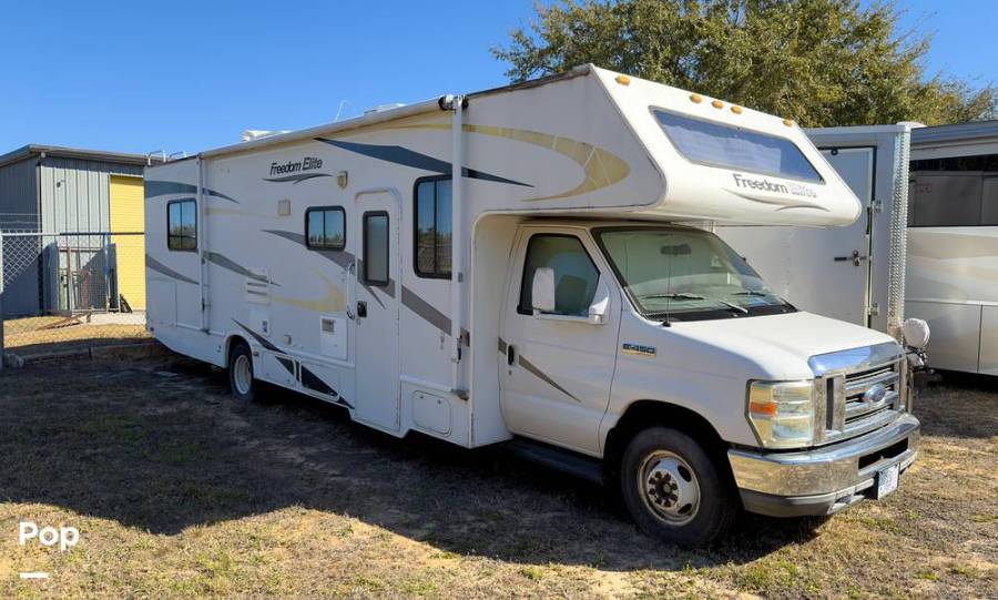 2011 Thor Motor Coach Freedom Elite 31R, $ 38,900