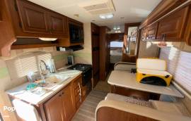 2011 Thor Motor Coach Freedom Elite 31R, $ 38,900