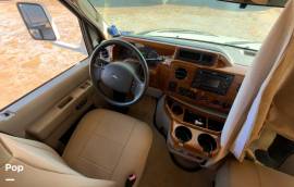 2011 Thor Motor Coach Freedom Elite 31R, $ 38,900