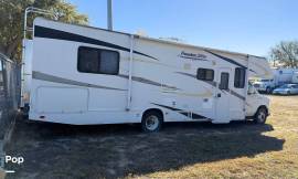 2011 Thor Motor Coach Freedom Elite 31R, $ 38,900