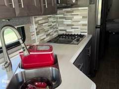 2022 Thor Motor Coach Miramar 35.2, $ 117,000