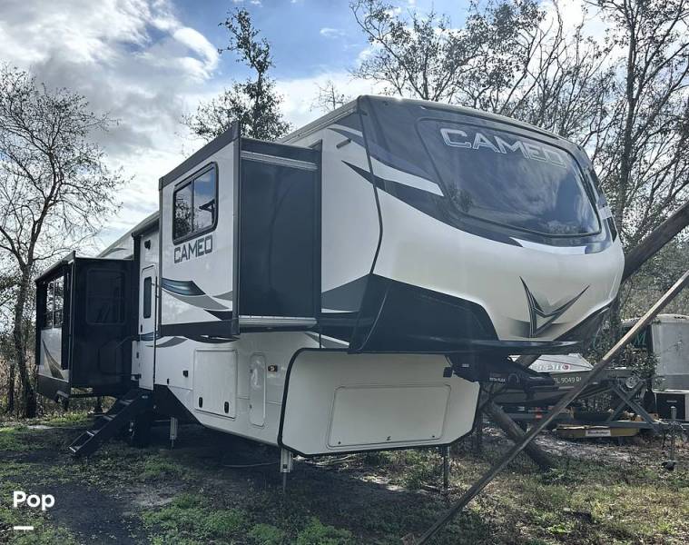 2022 CrossRoads Cameo 3701RL, $ 42,000