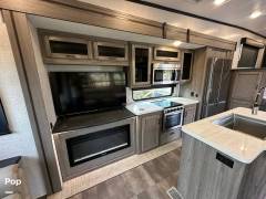 2022 CrossRoads Cameo 3701RL, $ 42,000