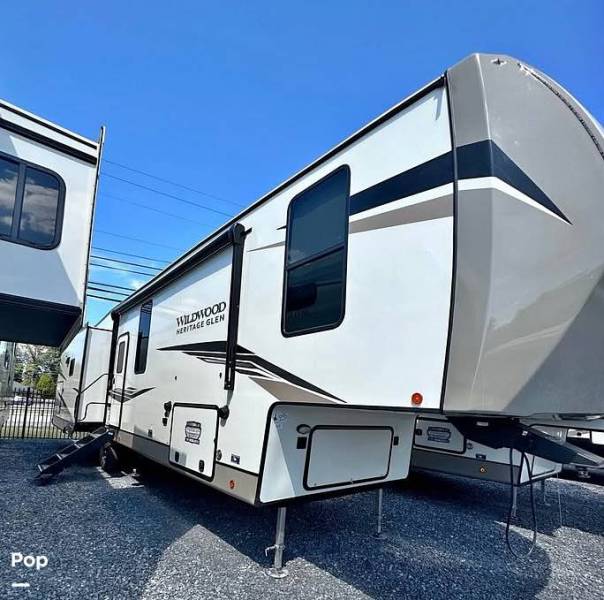 2024 Forest River Wildwood 370BL, $ 44,900