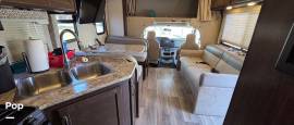2017 Thor Motor Coach Freedom Elite 29FE, $ 56,500