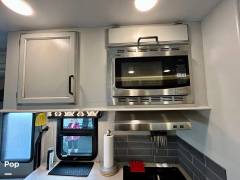 2021 Entegra Coach Odyssey 30Z, $ 69,900