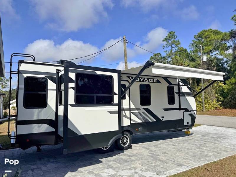 2023 Winnebago Voyage 2730RL, $ 31,000
