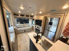 2023 Winnebago Voyage 2730RL, $ 31,000