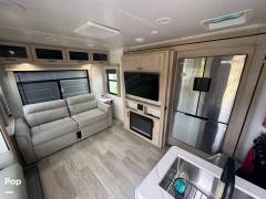2023 Winnebago Voyage 2730RL, $ 31,000