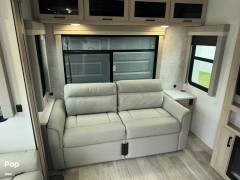 2023 Winnebago Voyage 2730RL, $ 31,000