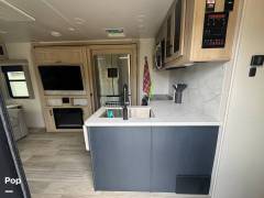 2023 Winnebago Voyage 2730RL, $ 31,000