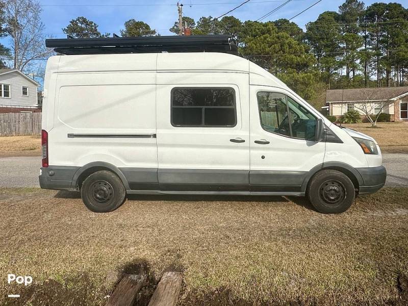 2015 Ford Transit 250 High Roof 148WB, $ 50,000