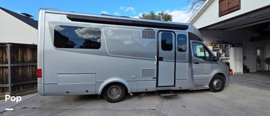 2021 Leisure Travel Unity U24RL, $ 144,999