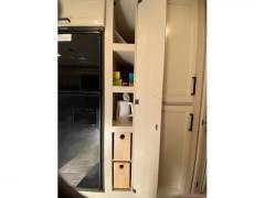 2021 Thor Motor Coach Chateau 27R, $ 59,400