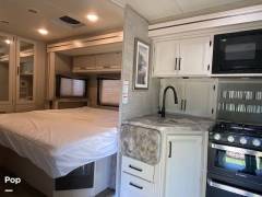 2021 Thor Motor Coach Chateau 27R, $ 59,400