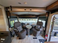2022 Winnebago Vista 32M, $ 105,000