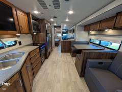 2022 Winnebago Vista 32M, $ 105,000