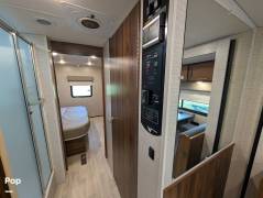 2022 Winnebago Vista 32M, $ 105,000