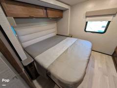 2022 Winnebago Vista 32M, $ 105,000