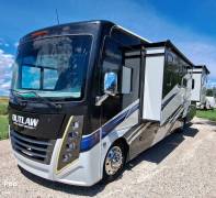 2024 Thor Motor Coach Outlaw 38KB, $ 163,900