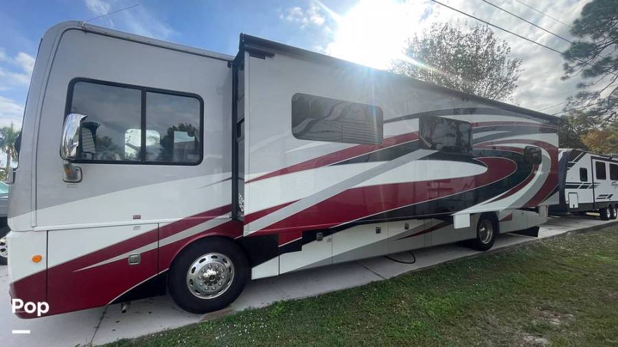 2018 Holiday Rambler Navigator 38K, $ 139,900