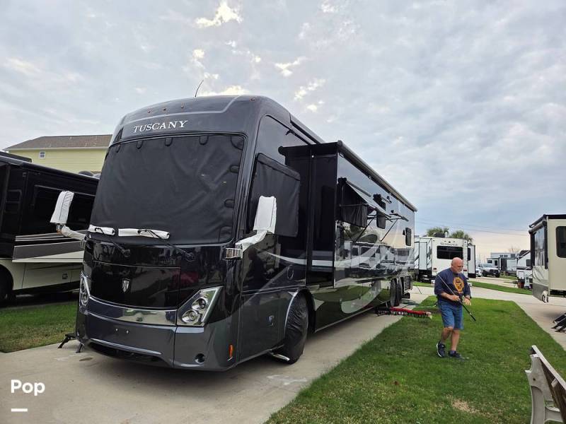 2021 Thor Motor Coach Tuscany 45MX, $ 285,000