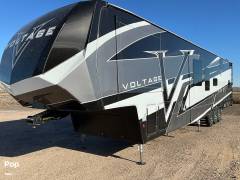 2021 Dutchmen Voltage 4225, $ 82,500