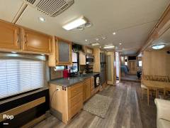 2006 Fleetwood Excursion 39V, $ 43,000
