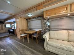 2006 Fleetwood Excursion 39V, $ 43,000