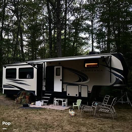 2020 Keystone Montana High Country 295RL, $ 29,900