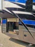 2021 Thor Motor Coach Omni RB34, $ 177,000