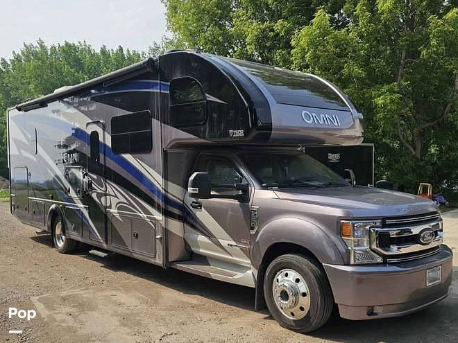2021 Thor Motor Coach Omni RB34, $ 177,000