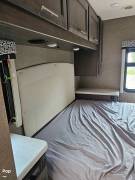 2021 Thor Motor Coach Omni RB34, $ 177,000