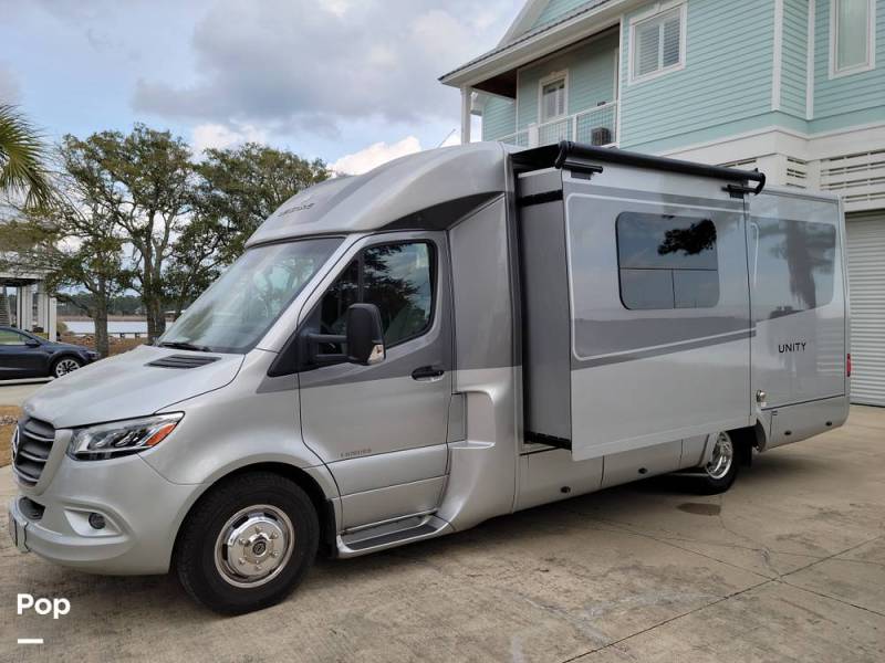 2022 Leisure Travel Unity U24CB, $ 166,950