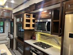 2019 CrossRoads Redwood 3901MB, $ 55,000