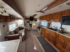 2001 American Coach American Dream 40EMS, $ 52,000